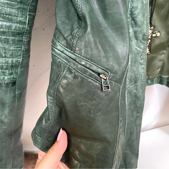 Rare rustic moss GREEN Danier leather jacket w equestrian moto timeless style - Picture 8 of 16